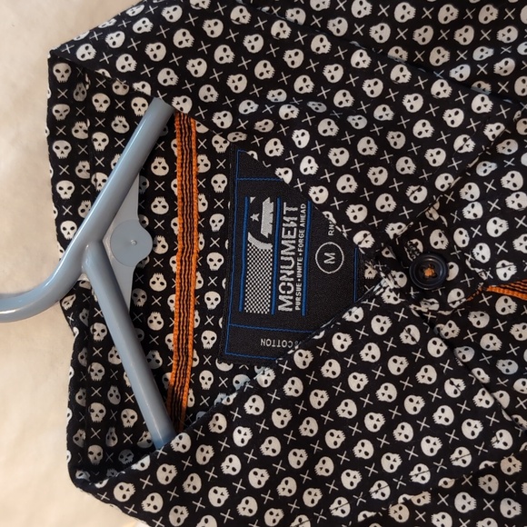 Button down shirt with tiny skulls, Medium - Picture 2 of 3